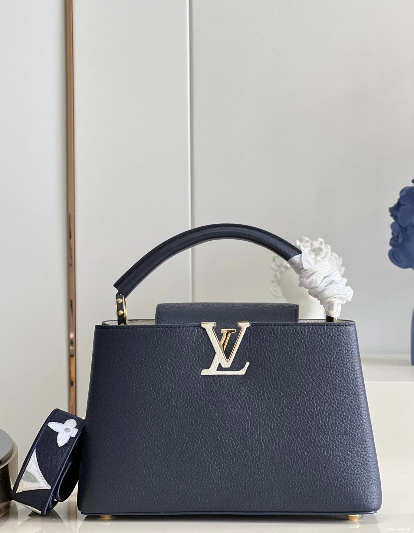 Official oldcobbler VUITTON CAPUCINES MM LOUIS 0810